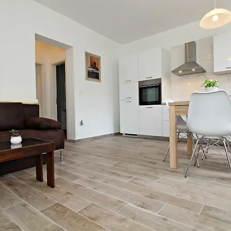 Mare Apartment *
